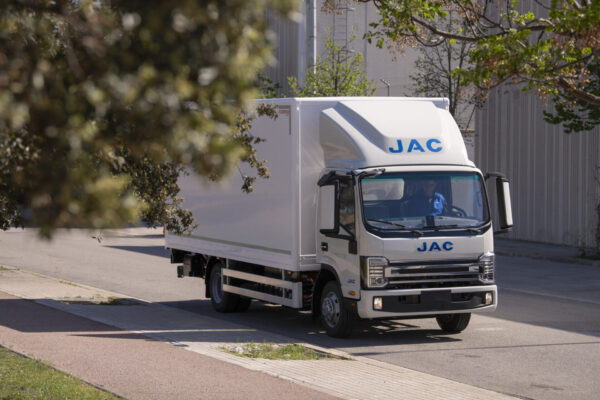 JAC celebra quatre anys de la seva presència a Espanya de la mà del Grup Oliva Motor