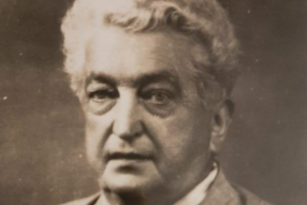 Punyed: laboratoris, vacunes i aigües minerals